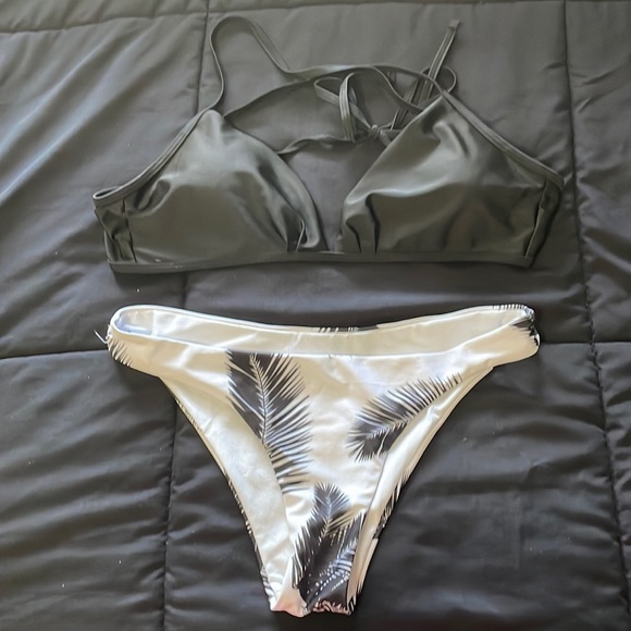 Women’s Bikini, Size Large, Good Condition, Super Cute! Small Stain (See Pics) - Picture 1 of 6